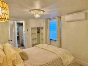 PRIVATE Cozy Guest Suite Near Hard Rock Guitar